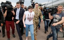 Nữ phi công Ukraine rời nhà tù Nga