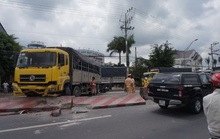 Tông vào xe tải chắn ngang đường, 2 vợ chồng bị thương nặng