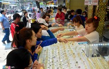 Nhiều người không kịp bán vàng lỡ ôm từ cơn sốt 2011
