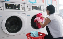 Cửa hàng giặt sấy tự phục vụ nở rộ ở Sài Gòn