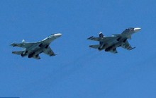 F-22 của Mỹ chạm trán 4 máy bay Nga ngoài khơi Alaska