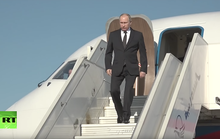 Tổng thống Putin bất ngờ tới Syria, tuyên bố rút quân
