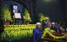Tổng Bí thư gửi vòng hoa viếng cụ Hoàng Thị Minh Hồ