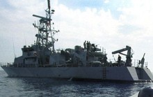 Bị áp sát, tàu Mỹ bắn cảnh cáo tàu Iran