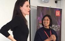 Angelina Jolie: Giảng viên đáng kinh ngạc
