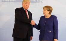 Tổng thống Donald Trump đã bắt tay bà Merkel