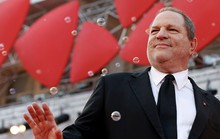 Nữ diễn viên Anh kiện Harvey Weistein buôn tình