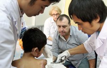 Mời đăng ký phẫu thuật miễn phí sẹo bỏng, dị tật tay