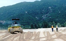 Chây ì nhà máy lọc dầu tỉ đô