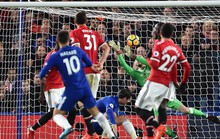 Trảm David Luiz, Conte lại thắng Mourinho