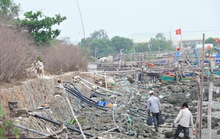 Ô nhiễm bao vây cửa biển Vũng Tàu