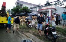 Lâm Đồng: Xe tải chở hoa mất lái, lao vào nhà dân