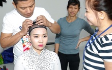 Cảnh đời đau lòng của cô gái đi lùi trong Sao Nối Ngôi