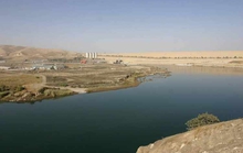 Thất thủ ở Mosul, các tay súng IS đồng loạt nhảy sông