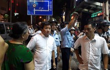 Ông Đoàn Ngọc Hải bất ngờ kiểm tra vỉa hè trong đêm