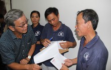 Báo Người Lao Động hỗ trợ công nhân Khánh Hòa tan hoang nhà cửa sau bão
