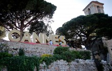 LHP Cannes: Chống khủng bố bằng 400 chậu hoa khủng