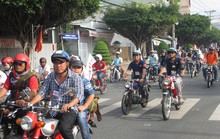 Chiêm ngưỡng hơn 500 xe cổ diễu hành ngày cuối năm