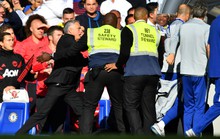 Mourinho chấp nhận lời xin lỗi sau vụ nổi nóng với trợ lý HLV Chelsea