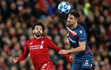 Liverpool mở đại tiệc bàn thắng, Salah nhận quà độc từ CĐV