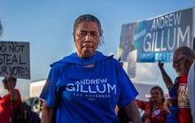 Bầu cử Mỹ: Bang Florida bất ngờ kiểm phiếu lại, gợi ký ức vụ Bush-Al Gore