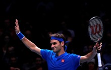 Clip: Federer khoe tuyệt kỹ khiến Thiem thua chóng vánh