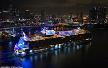 Du thuyền lớn nhất thế giới “chào sân” tại Mỹ