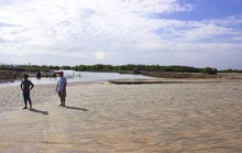 Lấp sông xây cảng