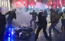 Pháp: Biểu tình áo ghi-lê vàng tiếp tục bùng cháy, số người chết tăng