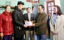 Ông Trịnh Văn Quyết về tận nhà Bùi Tiến Dũng trao thưởng 500 triệu đồng