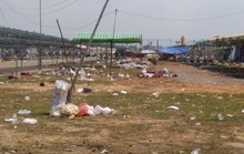 Có đám đông là có rác: Phải xử phạt mạnh tay