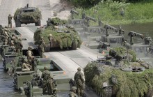 NATO lên gân với Nga