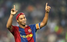Ronaldinho chính thức giải nghệ