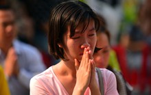 Đau lòng cầu siêu cho 13 nạn nhân thiệt mạng chung cư Carina