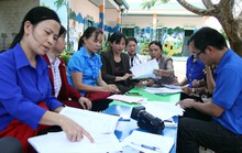 Hưởng phụ cấp, giáo viên thành con nợ