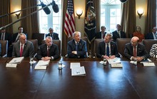 Ông Trump: “Nga hãy chuẩn bị, tên lửa sắp được bắn vào Syria”