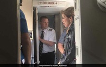 Thần kinh thép của nữ phi công cứu máy bay Mỹ nổ động cơ