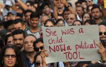 Chính trường Ấn Độ dậy sóng vì nạn cưỡng hiếp