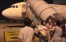 Máy bay từ Trung Quốc đến Việt Nam quay lại vì nghi nứt cửa sổ