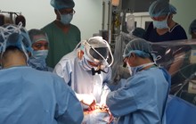 Quả tim vận chuyển từ Hà Nội vào Huế, đã ghép thành công