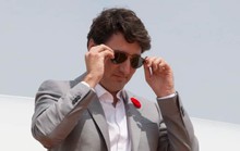 Vì 2 cặp kính mát, thủ tướng Canada bị phạt