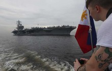 Siêu tàu sân bay Mỹ tới nơi Trung Quốc quân sự hóa các đảo nhân tạo