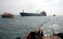Đường ống dẫn dầu thô hàng chục tỉ bị đứt trên biển