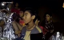 Giải cứu đội bóng mắc kẹt: Các cậu bé uống thuốc an thần khi lặn ra