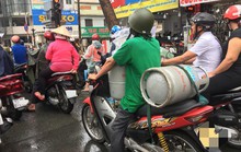 Chở bom trên đường