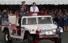 Mỹ đề nghị bán F-16, tổng thống Philippines chê vô ích
