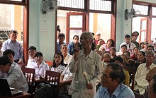 Quảng Ngãi: Dân vây lãnh đạo huyện sau buổi đối thoại về ô nhiễm môi trường
