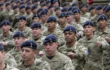 Bộ Quốc phòng Anh bị lộ hóa đơn sốc chi cho binh sĩ sửa ngực