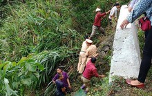 Xe 7 chỗ chở 5 người bất ngờ lao xuống vực sâu 100 m trên đèo Giàng