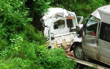 Xe cứu hộ chở xe 16 chỗ lao xuống vực, 2 người tử vong trong cabin